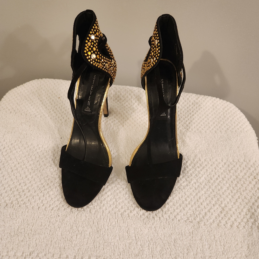 Steve Madden Black and Gold Studded Heels